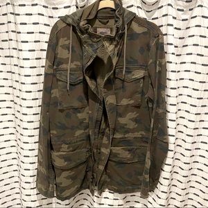 Old Navy Men’s Camo Jacket Size M